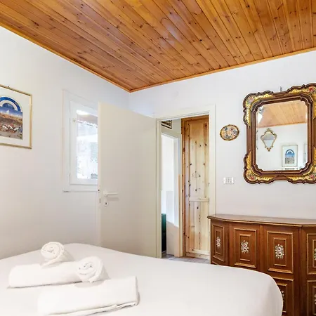 Hostdomus - Luke House